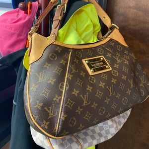 COPY - Authentic LOUIS VUITTON Thames Shoulder Bag OBO